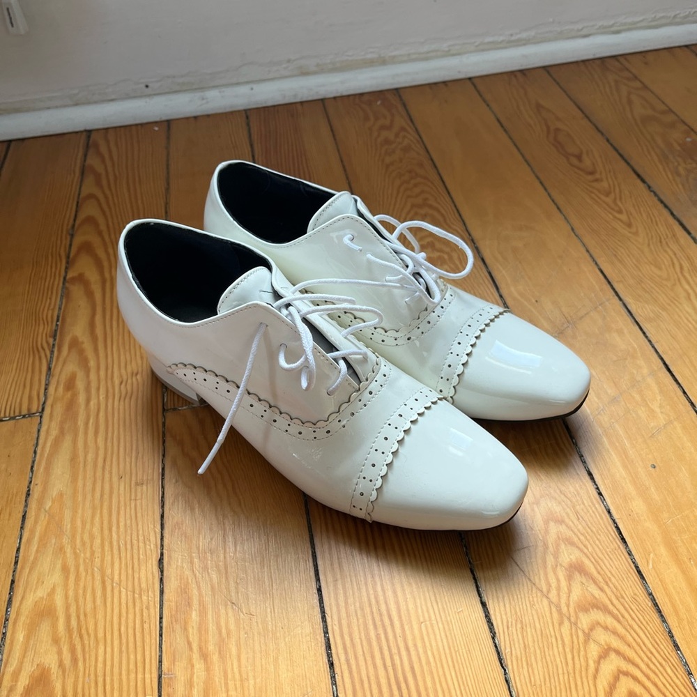 Elegant White Women's Oxford Shoes